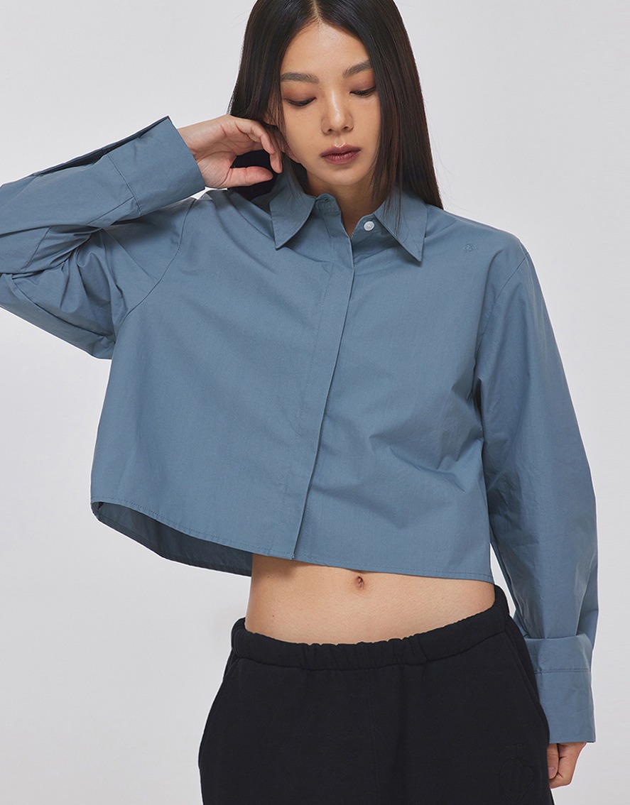 SOLID HIDDEN BUTTON CROPPED SHIRTS