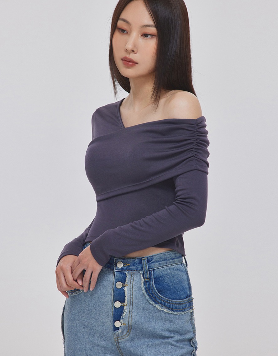 COVERED ONE-SHOULDER LONG SLEEVE TOP