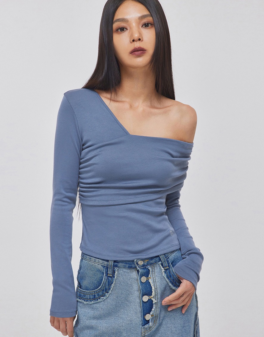 COVERED ONE-SHOULDER LONG SLEEVE TOP